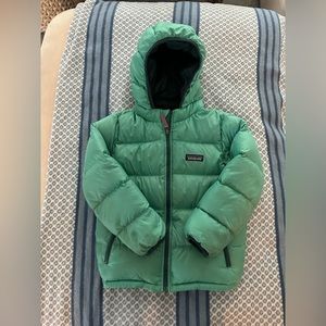 Patagonia girls teal green hi loft winter coat size 5t.